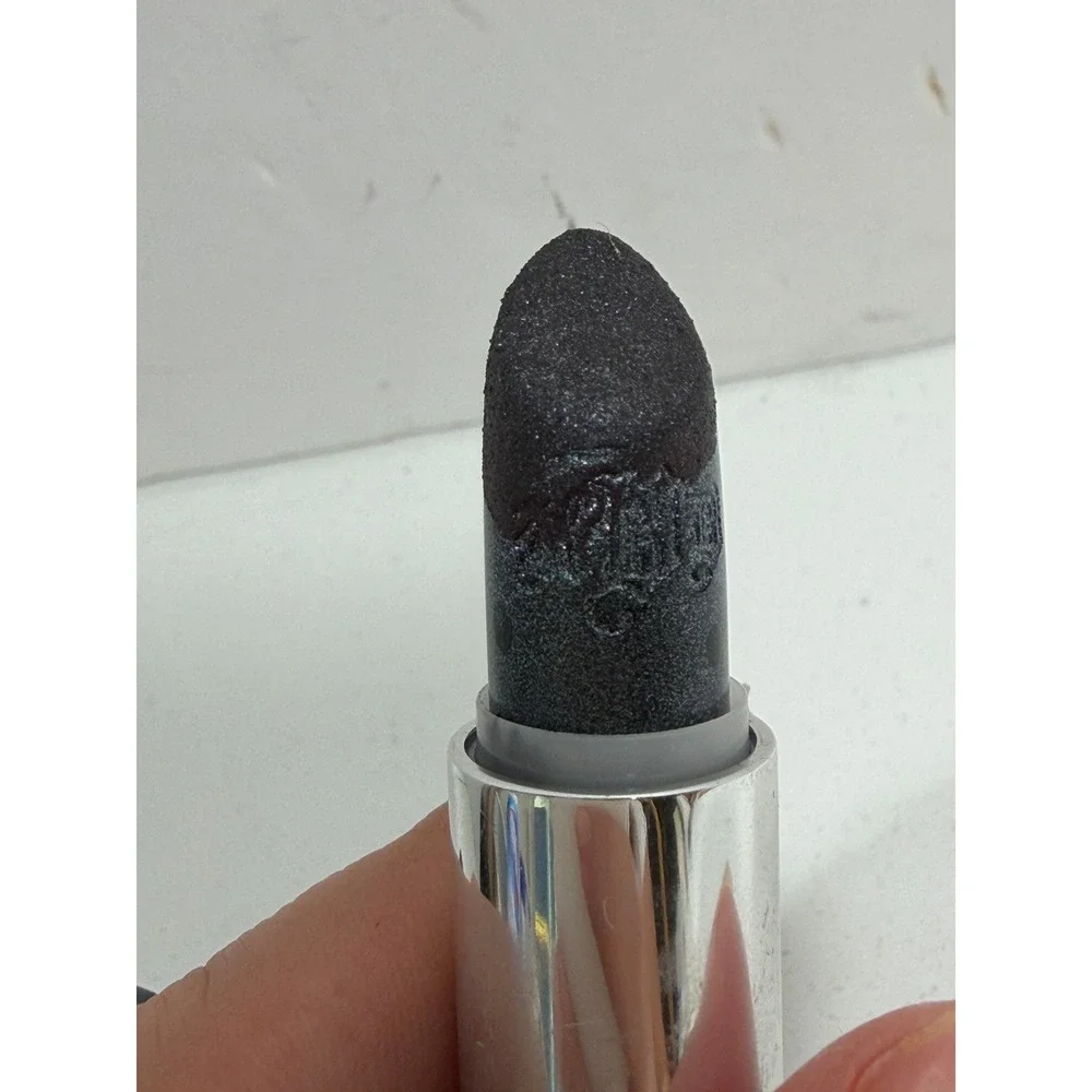 Kat Von D Studded Kiss Lipstick NaYeon Gunmetal Black Shimmer 3.0g Italy‎